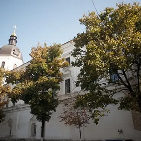 Podil Apart Near Poschtova Square History Center Kyiv Exterior photo