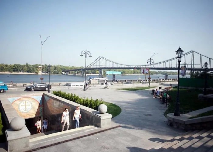 Podil Apart Near Poschtova Square History Center
