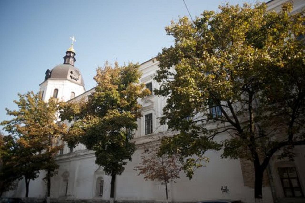 Podil Near Poschtova Square History Center 公寓