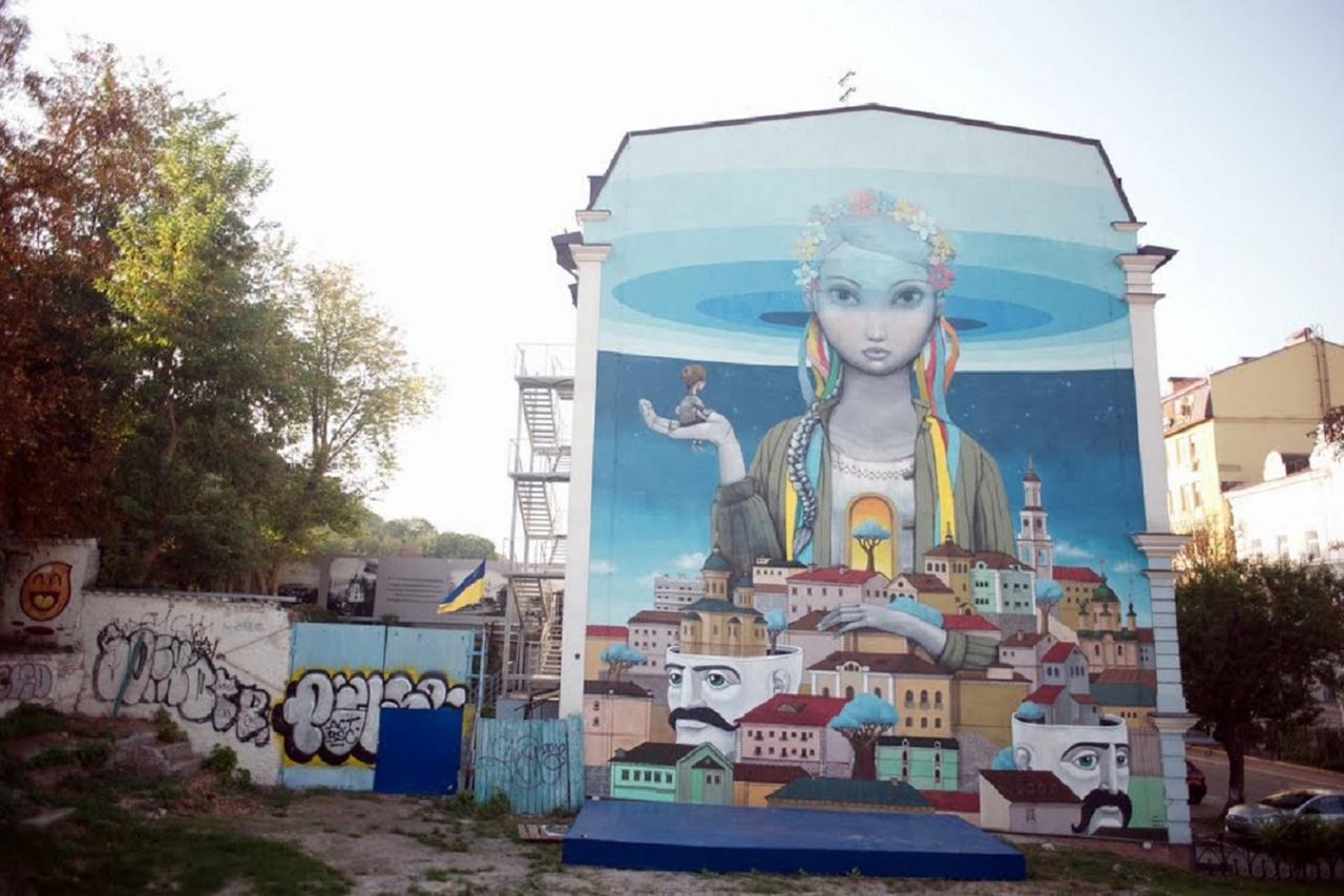 Podil Near Poschtova Square History Center * Kyiv