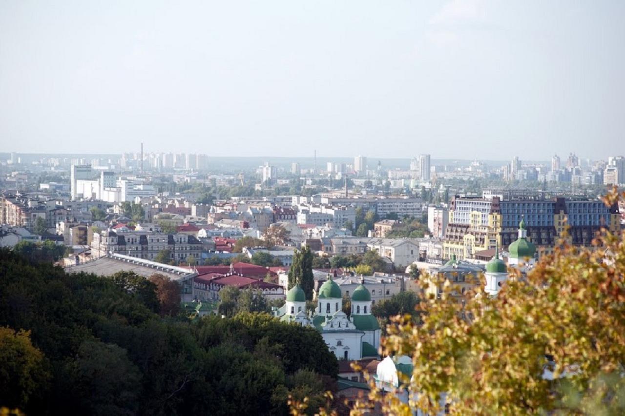 Podil Near Poschtova Square History Center *