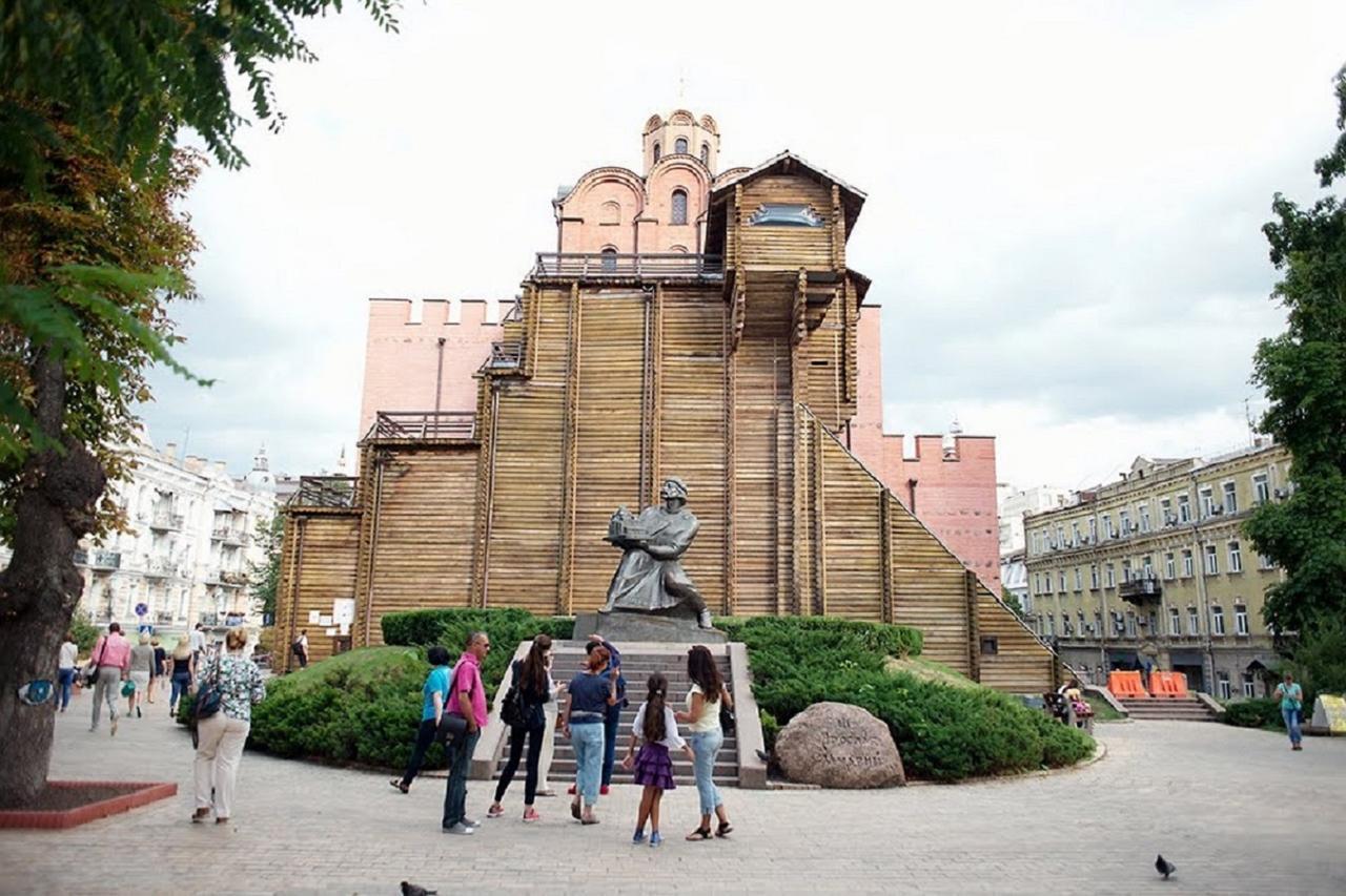 Podil Near Poschtova Square History Center Apartment Kyiv