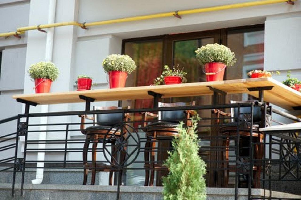 Apartment Podil Near Poschtova Square History Center