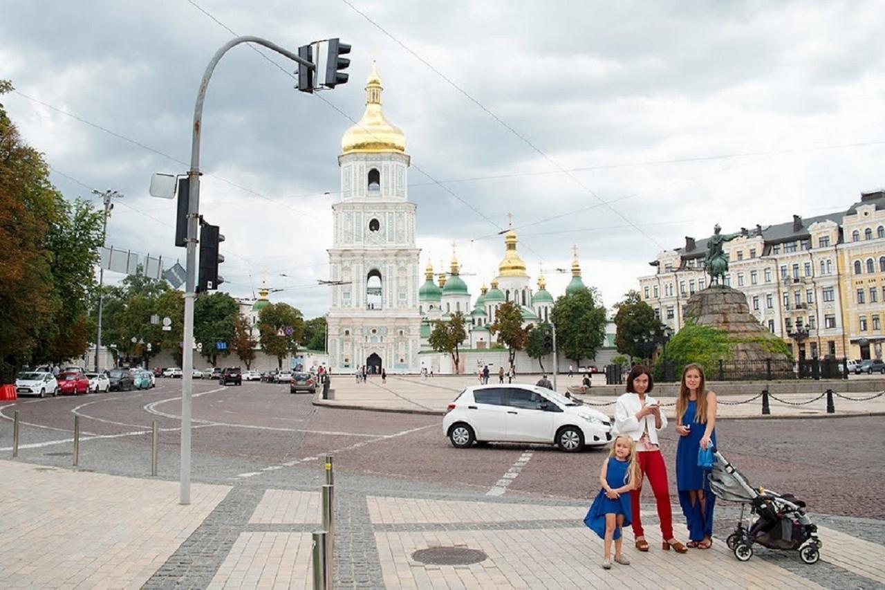 Podil Near Poschtova Square History Center Apartment